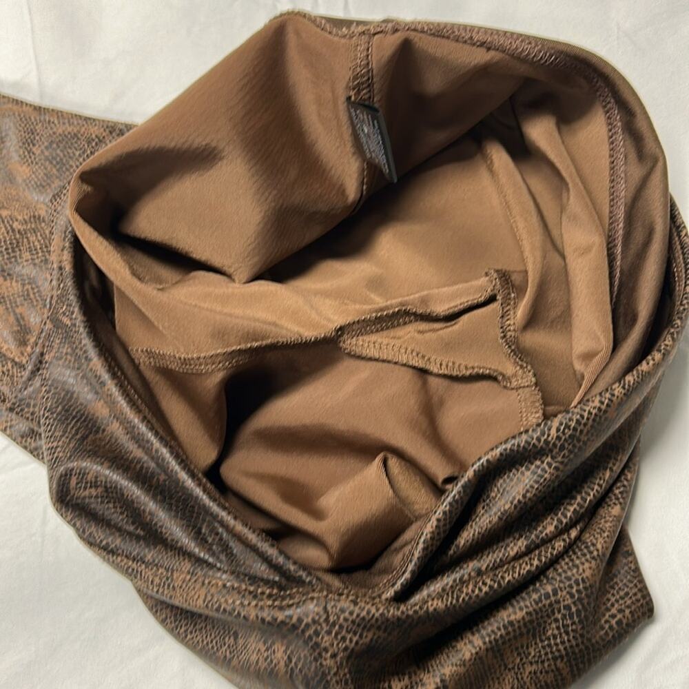 21 Saints Brown Snake Print Faux Leather Leggings Women’s Size Medium - Picture 10 of 10